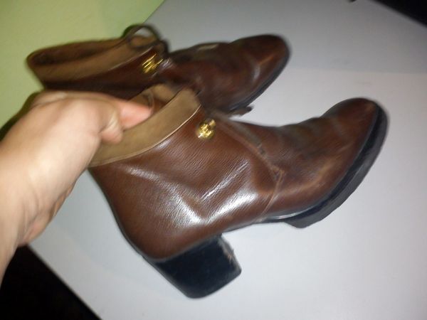 153 - bota couro puro cano curto tipo coturno 34