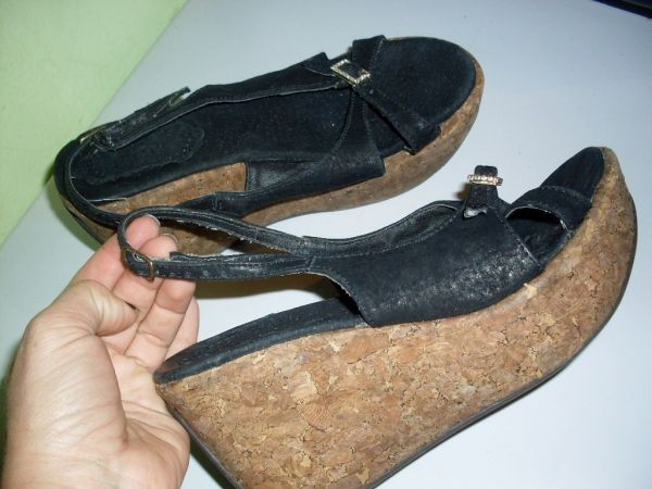 107 - sandália alta plataforma em couro - tam. 36